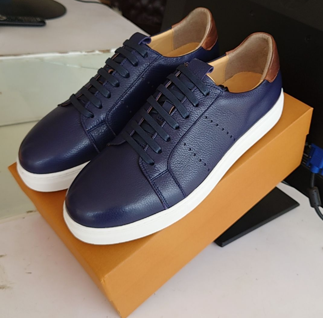 Chaussure en cuir véritable
